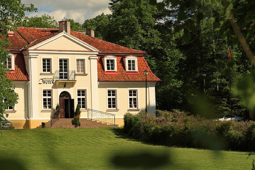 Hotel Ksiezycowy Dworek Ketrzyn Exterior photo